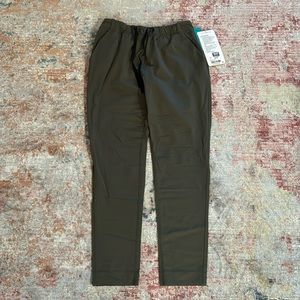 Lulu lemon Jet Crop Slim Pants NWT Size 2 (7/8 length)